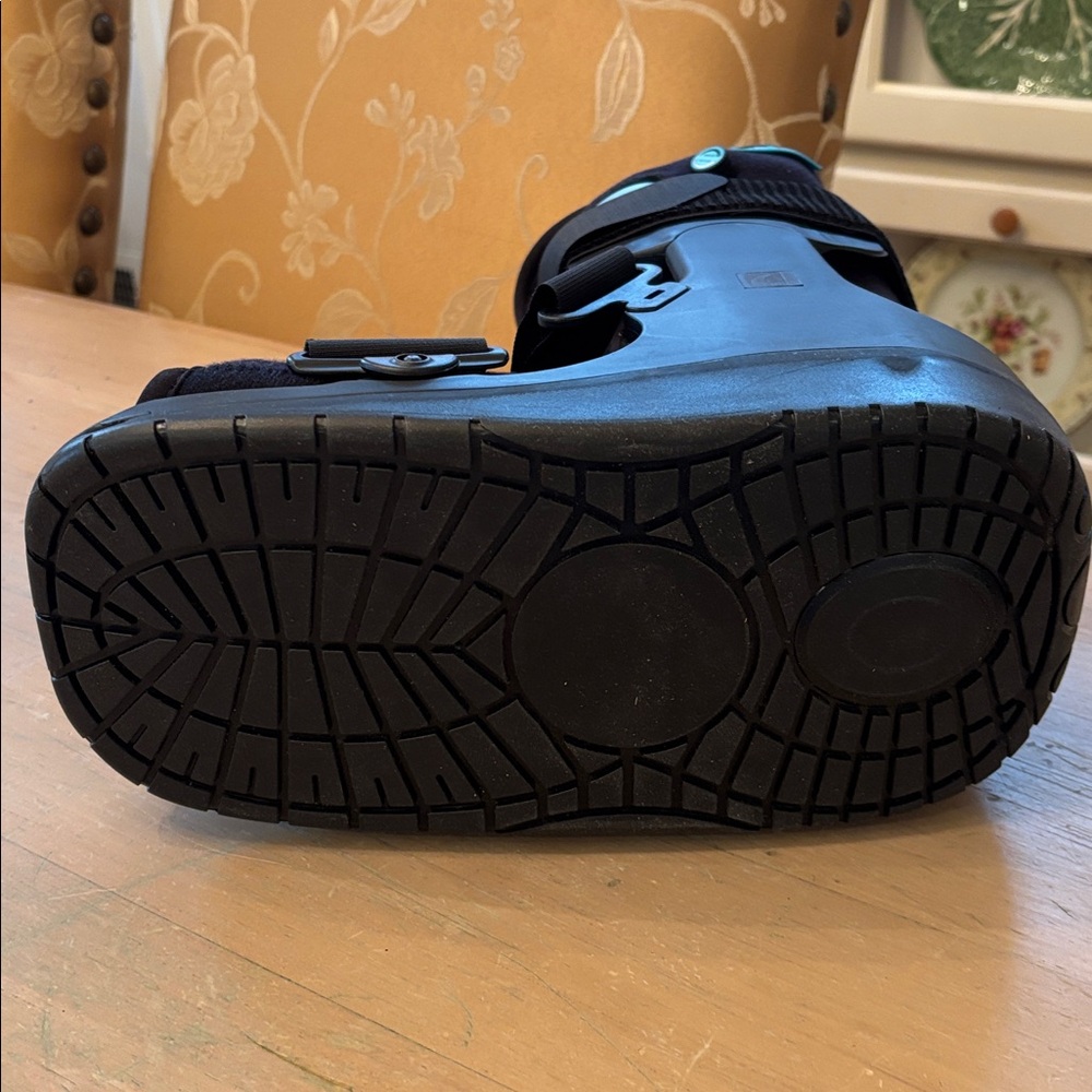 Ossur Formfit Medical Boot - Picture 5 of 9